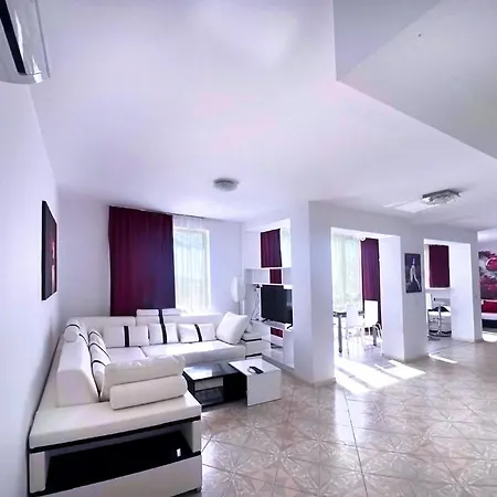 Luxury Penthouse Imperial With Seaview In Panoramaroofcomplex